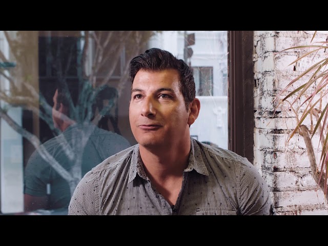 A patient speaking to camera about their treatment at Smile LA